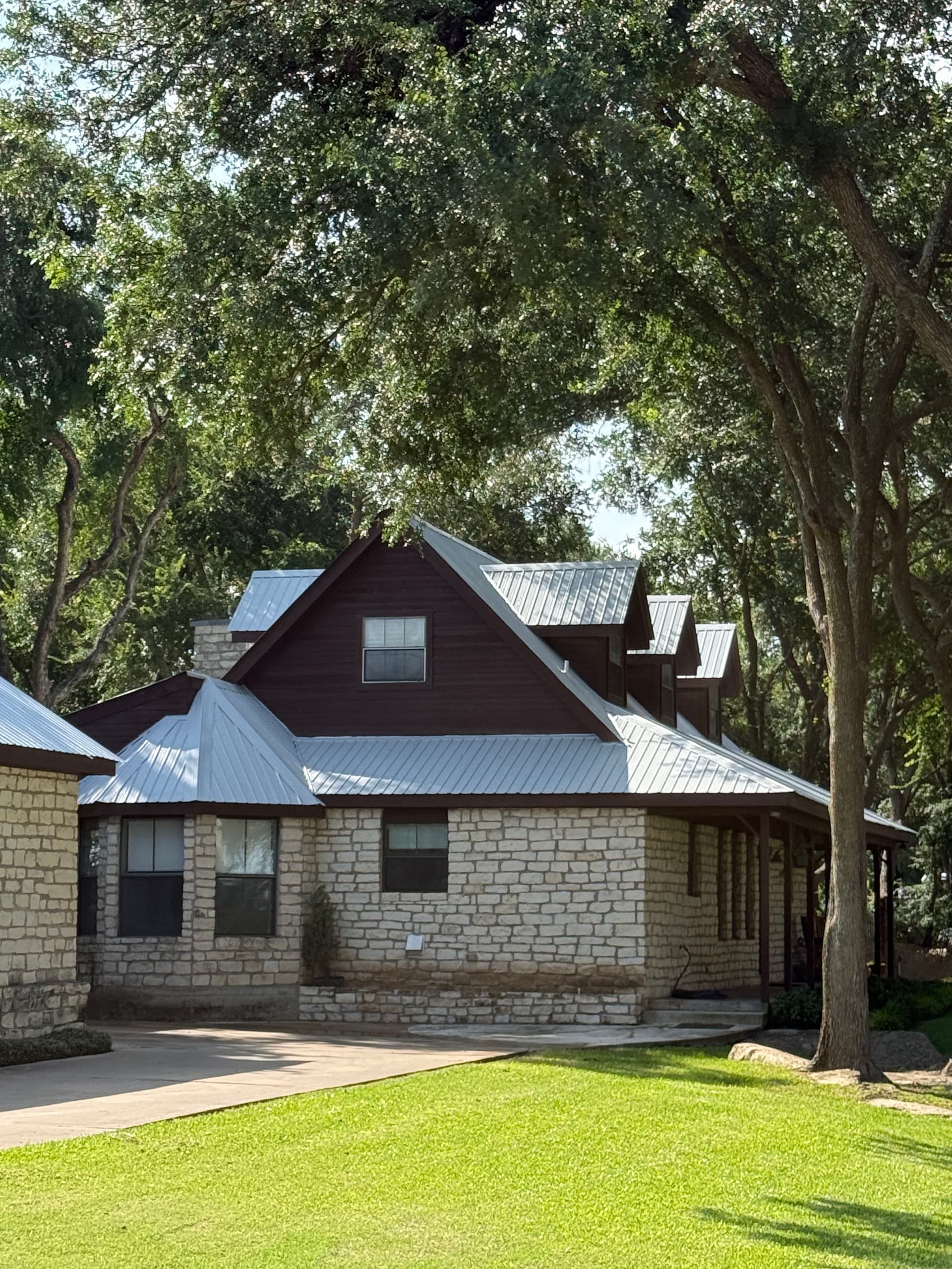 Gallery photos for Acrylic Roof Coating on a Metal Roof for Rio Blanco Roofing: Image #8